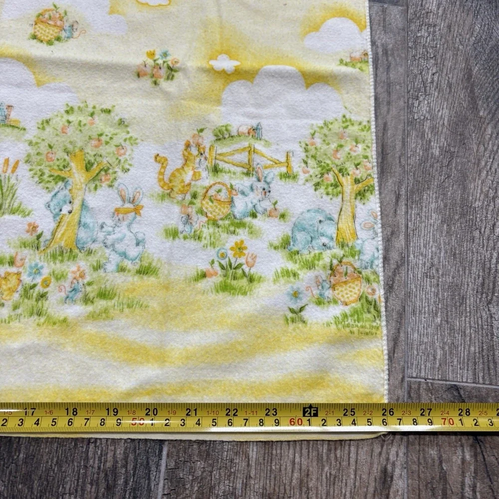 Vtg Dundee 1980s Country Yellow Bear Bunny Cat Baby Receiving Blanket 26x38